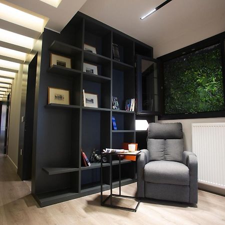 The Lux2 A Gorgeous Apartment سالونيك المظهر الخارجي الصورة