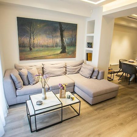 The Lux2 A Gorgeous Apartment سالونيك المظهر الخارجي الصورة