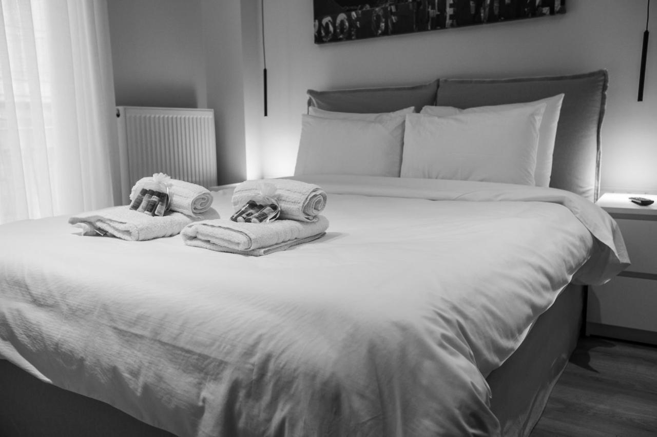 The Lux2 A Gorgeous Apartment سالونيك المظهر الخارجي الصورة