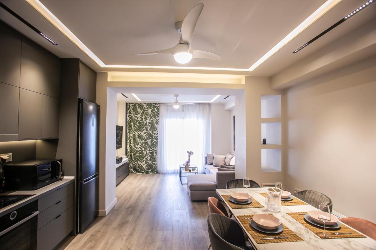 The Lux2 A Gorgeous Apartment سالونيك المظهر الخارجي الصورة