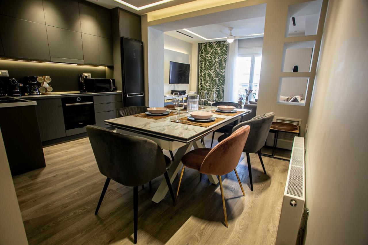 The Lux2 A Gorgeous Apartment سالونيك المظهر الخارجي الصورة