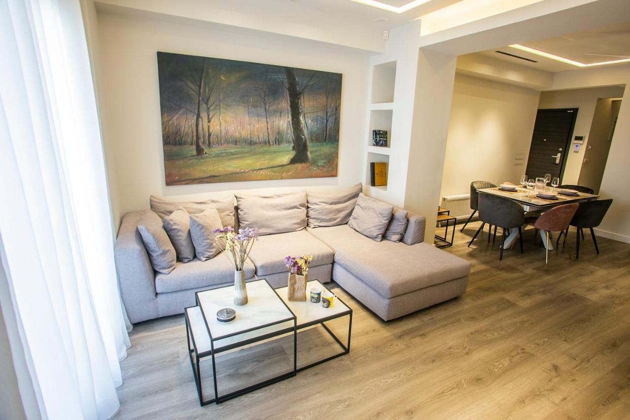 The Lux2 A Gorgeous Apartment سالونيك المظهر الخارجي الصورة